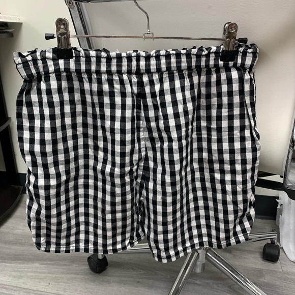 Abound Gigham Shorts with pockets - Picture 3 of 4